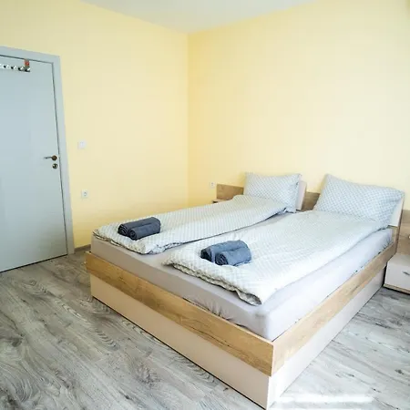 Apartament Yana *